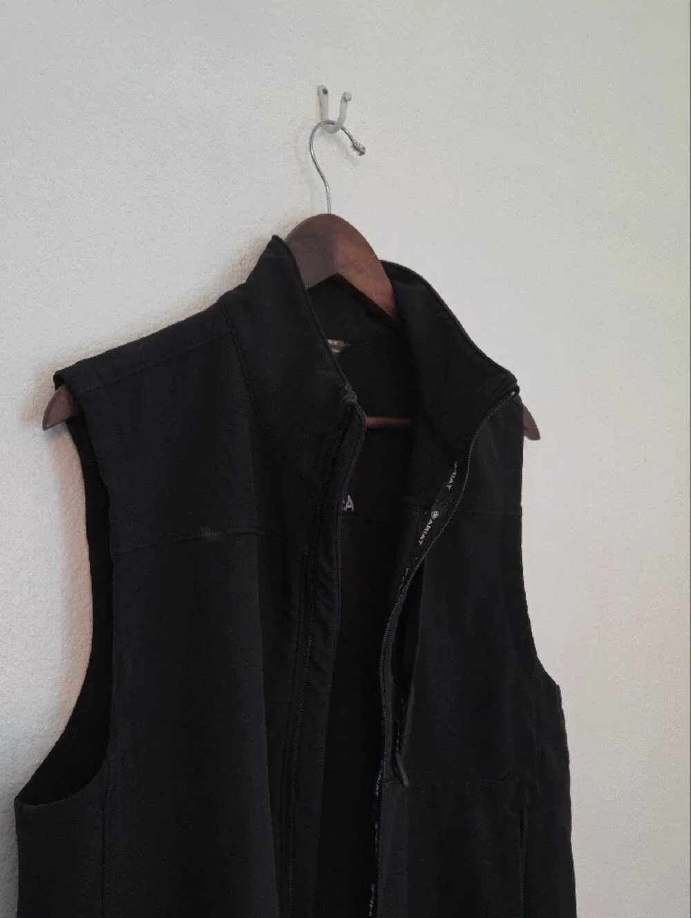 Ariat Men's Black Softshell Vest with Stand Collar